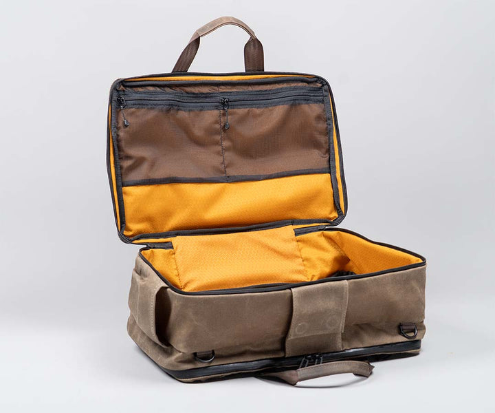 Personal gear compartment with  Monolite™ pockets 