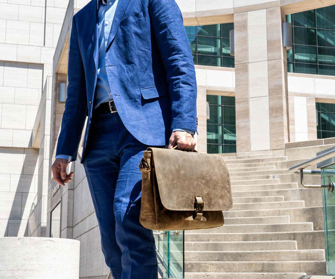 Executive Leather MessengerBest M1 Mac AccessoriesMacRumors
