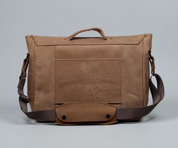 Designed for comfort: ergonomically-placed handles, adjustable straps 