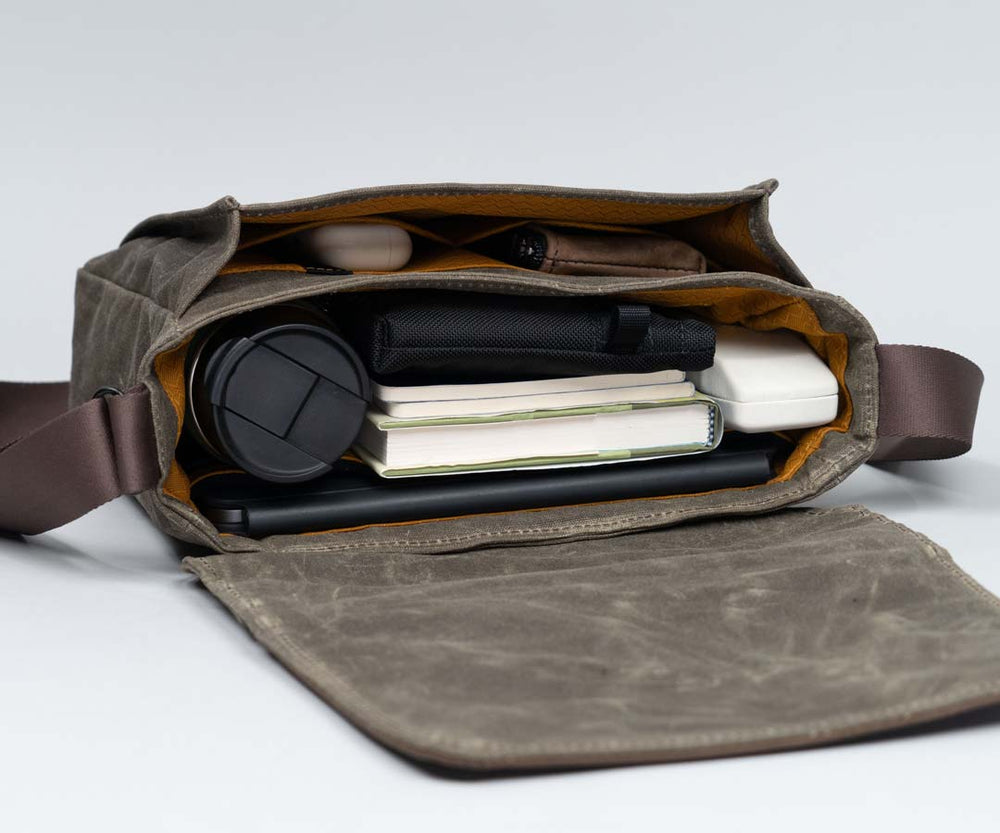 Shinjuku Messenger Bag