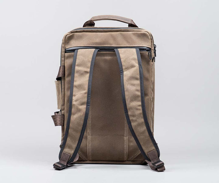 Remove straps concealed in the back pocket