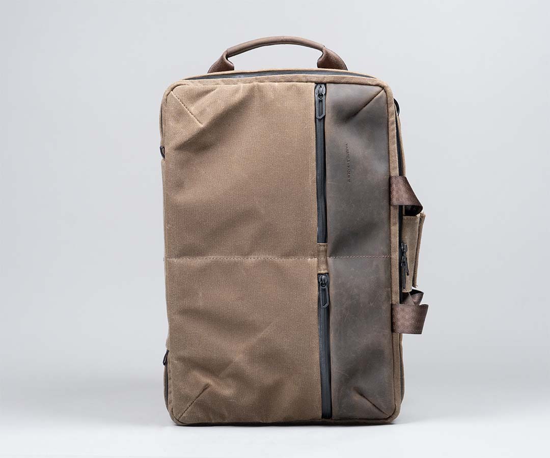 Vertical orientation with top carry handle