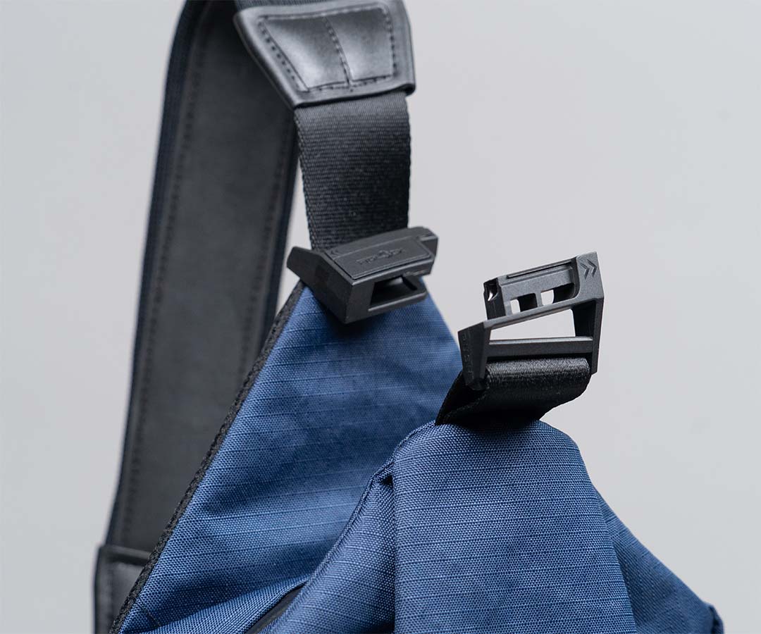 Self-finding magnetic cam lock for easy, secure closure