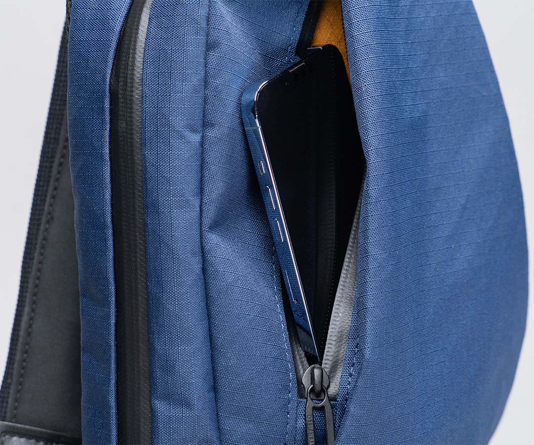 Side pleat pocket