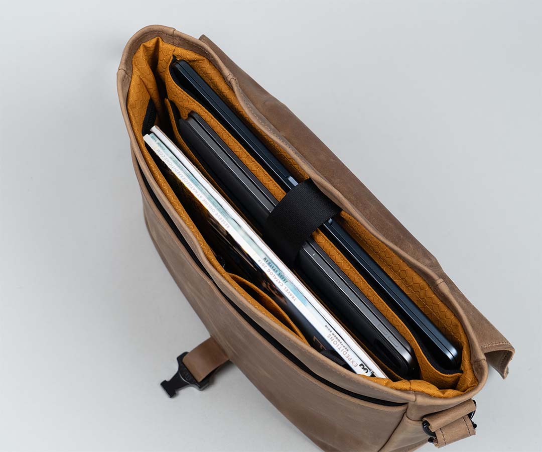 Fits laptop and tablet