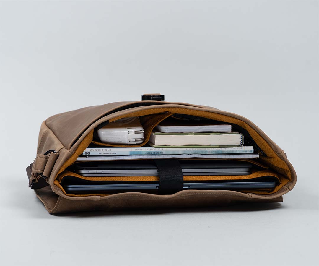 Full-size fits up to a 16" laptop and your work essentials 
