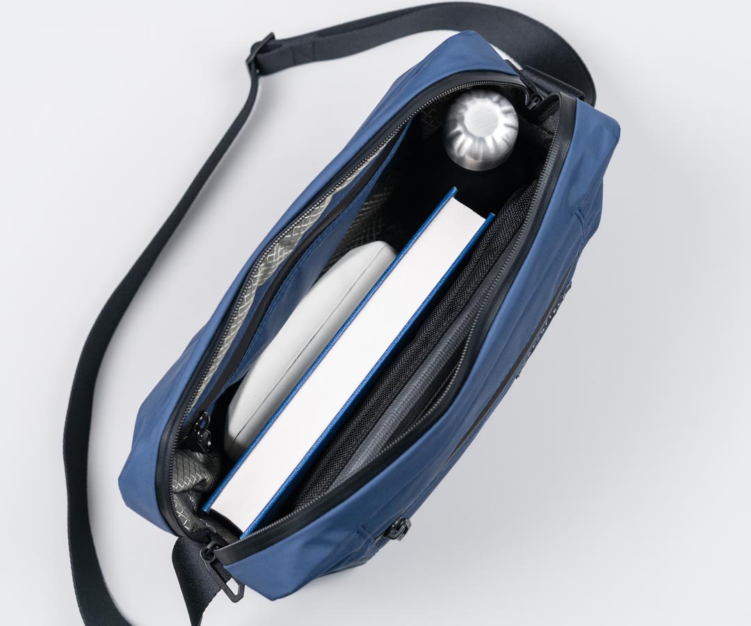 Spacious main compartment