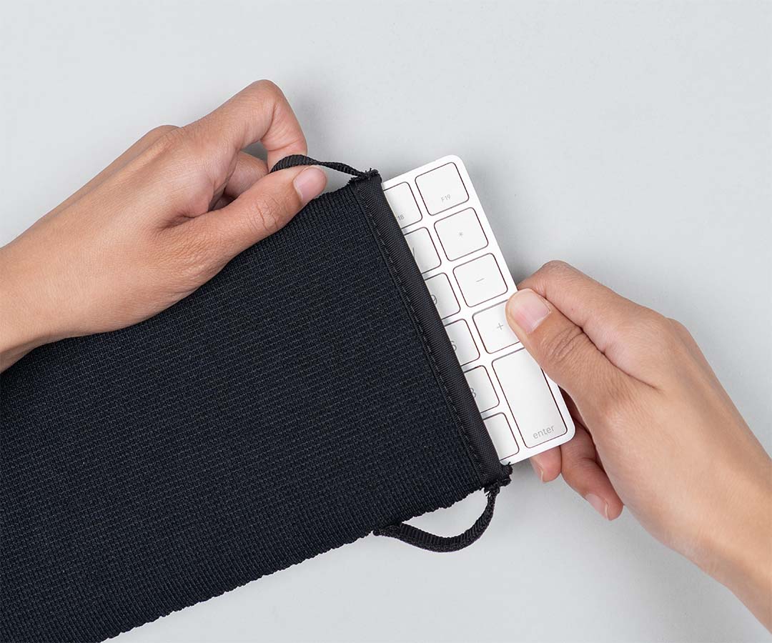 Easily slip keyboard in and out