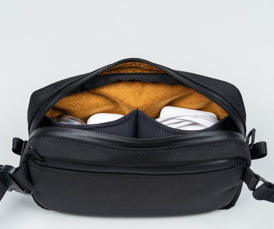 Two side pockets fit accessories