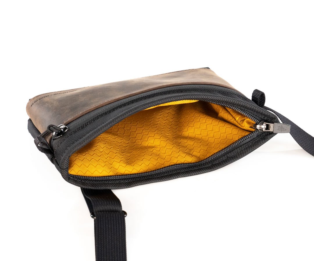 Gold liner for better visibility